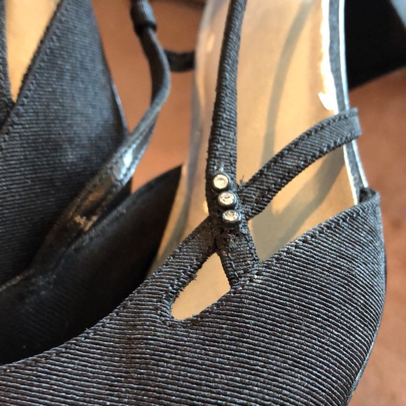 Life Stride Black Sling Back Pumps, 9.5 - Picture 6 of 7